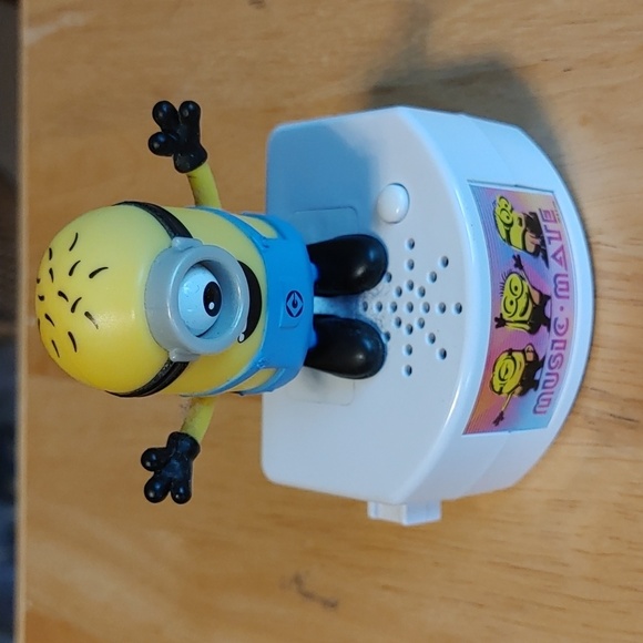 McDonalds Minion Toys - Picture 4 of 8